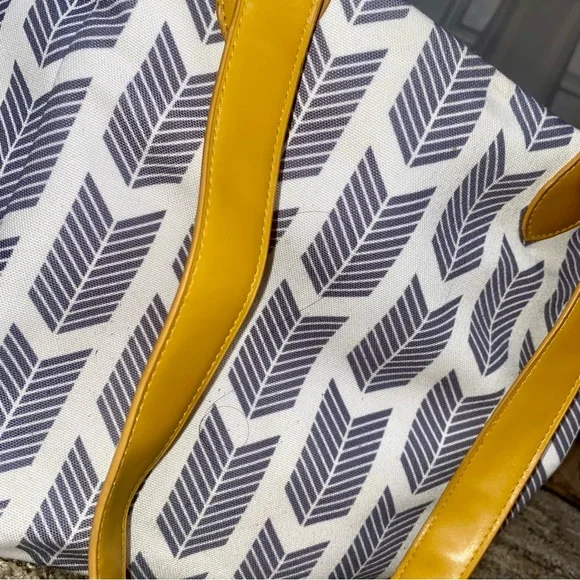 Gray Arrow Canvas Tote with Mustard Yellow Straps (13) - Picture 2 of 8